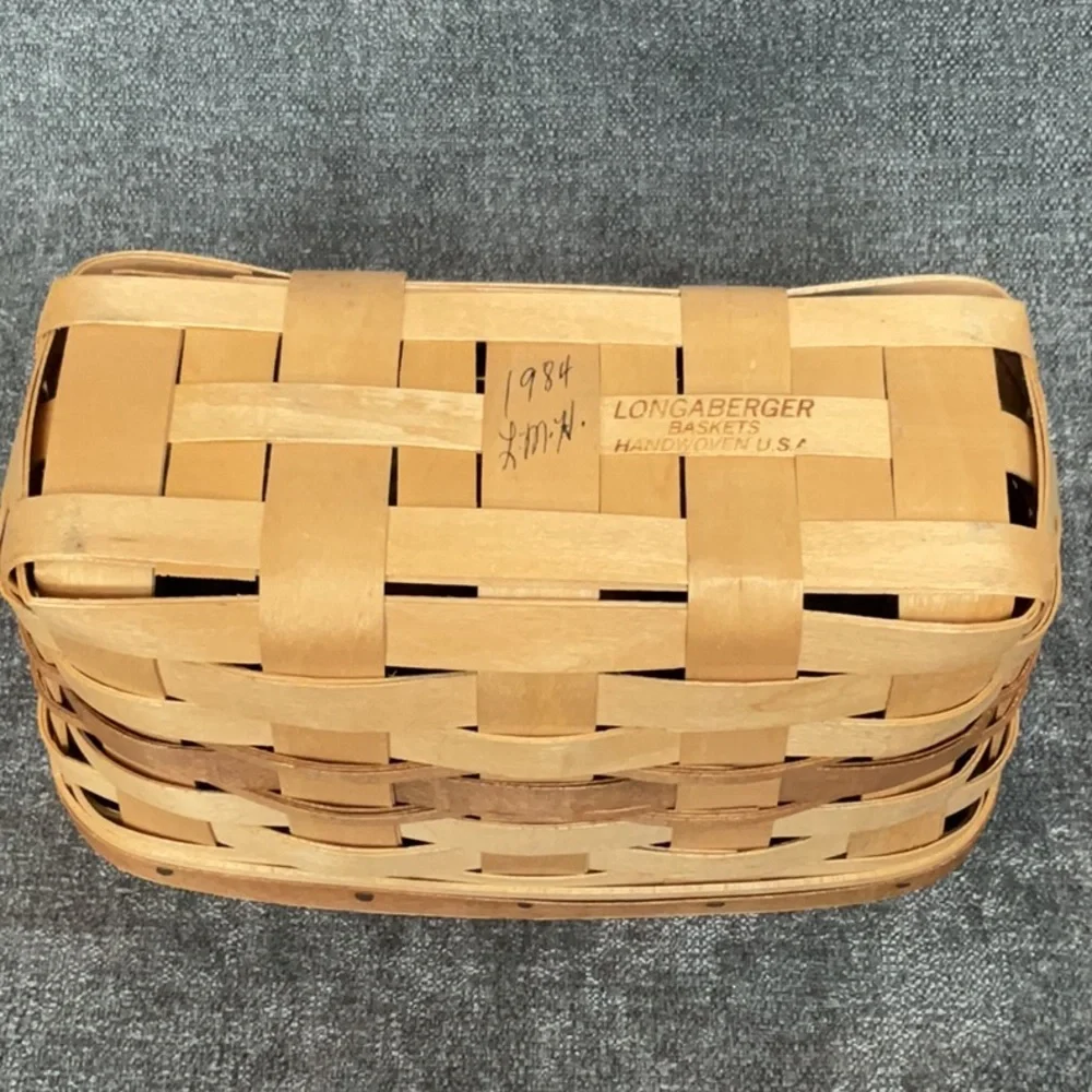 Vintage Longaberger Medium Key Basket 1984